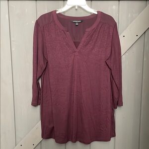 Women's Burgundy Top